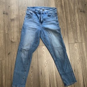 American Eagle Mom Jean